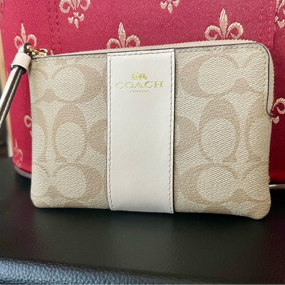 Coach Cream and Beige Wristlet - Picture 4 of 16